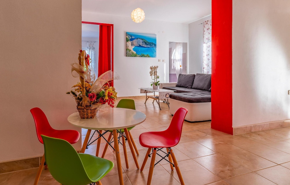 Nice Home in Sisan With Wifi and 3 Bedrooms