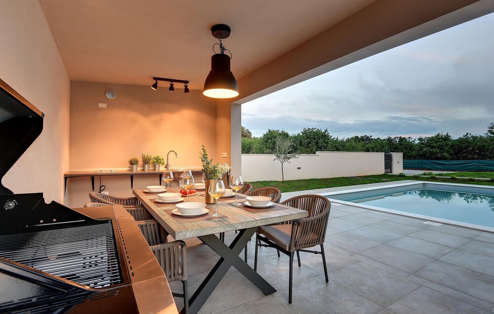 Beautiful Home in Loborika With Outdoor Swimming Pool, Wifi and 3 Bedrooms