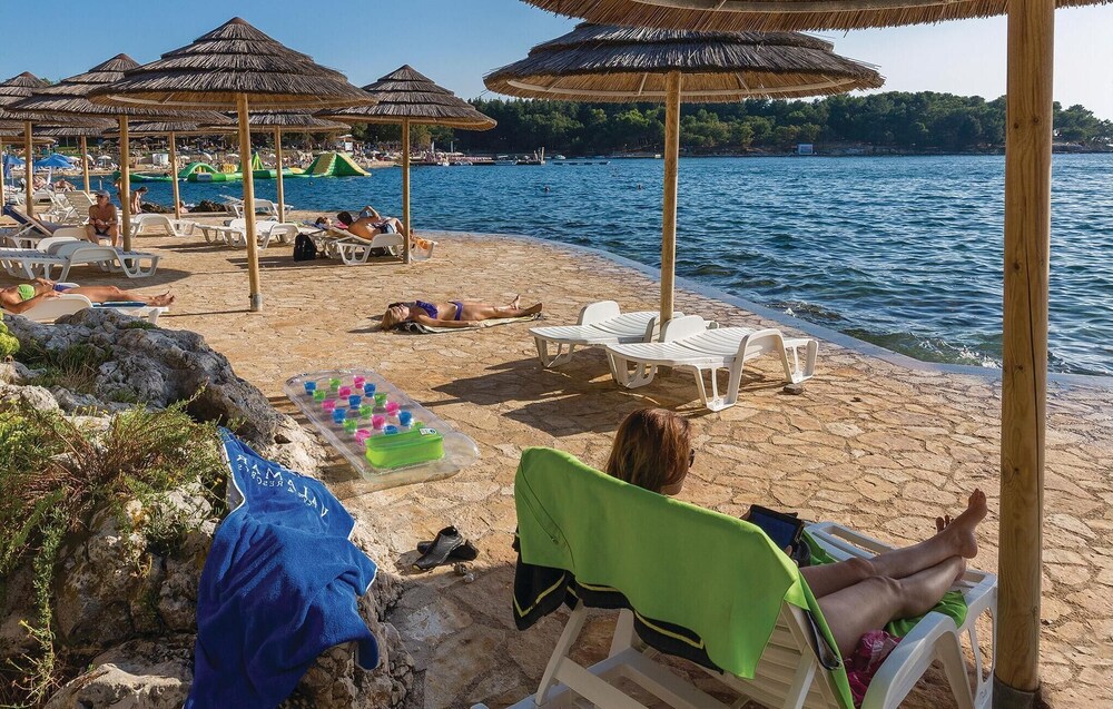 Amazing Home in Cervar Porat With Wifi and 2 Bedrooms