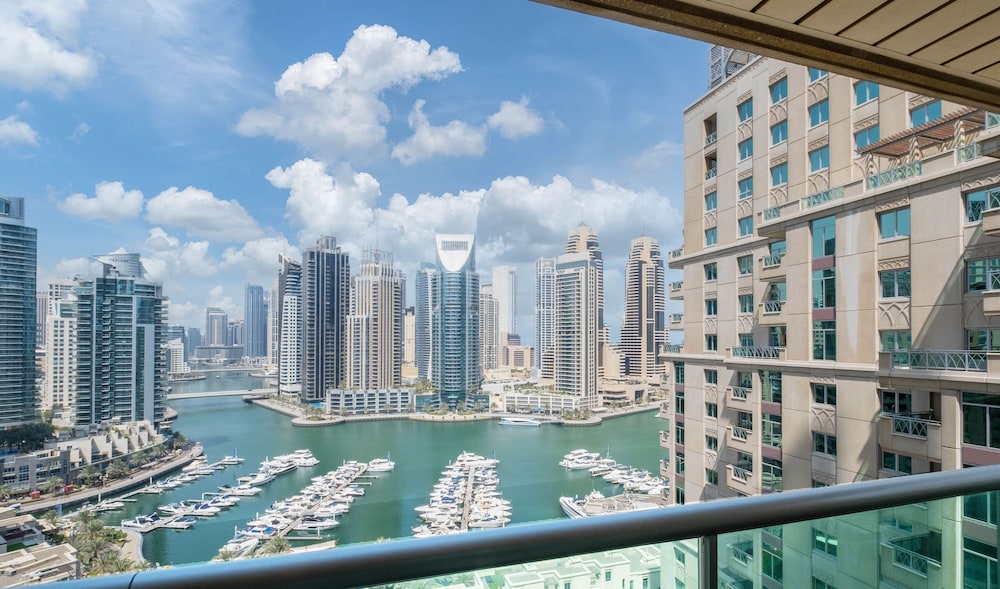 LUX - Ultimate Marina View Deluxe Suite