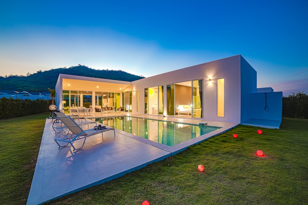 Modern 5 Bedroom Pool Villa KH-A7
