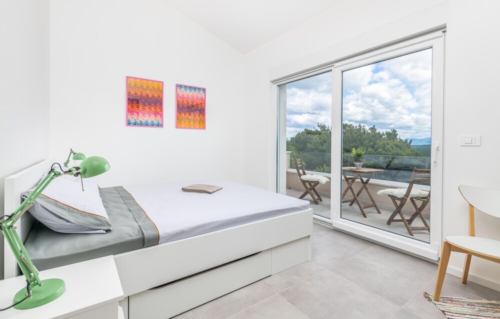 Beautiful Home in Vrh With Outdoor Swimming Pool, Wifi and 3 Bedrooms