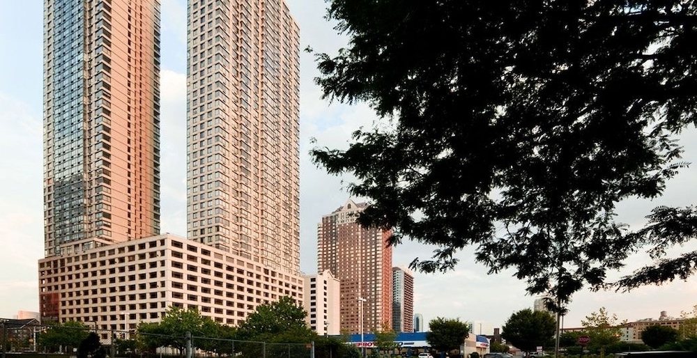 Luxy Suites Washington