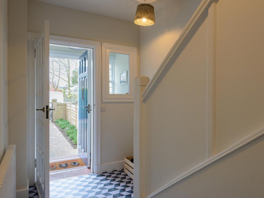 Marine House - 4 Bedrooms