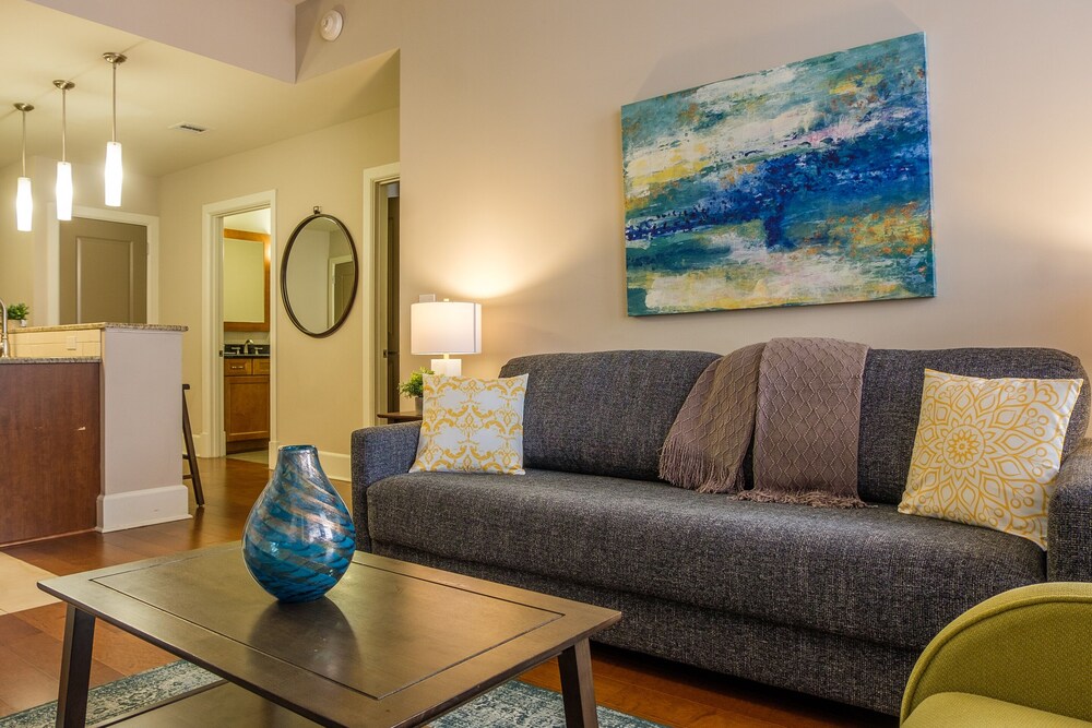 FRONTDESK Hibernia Tower Apts Downtown New Orleans