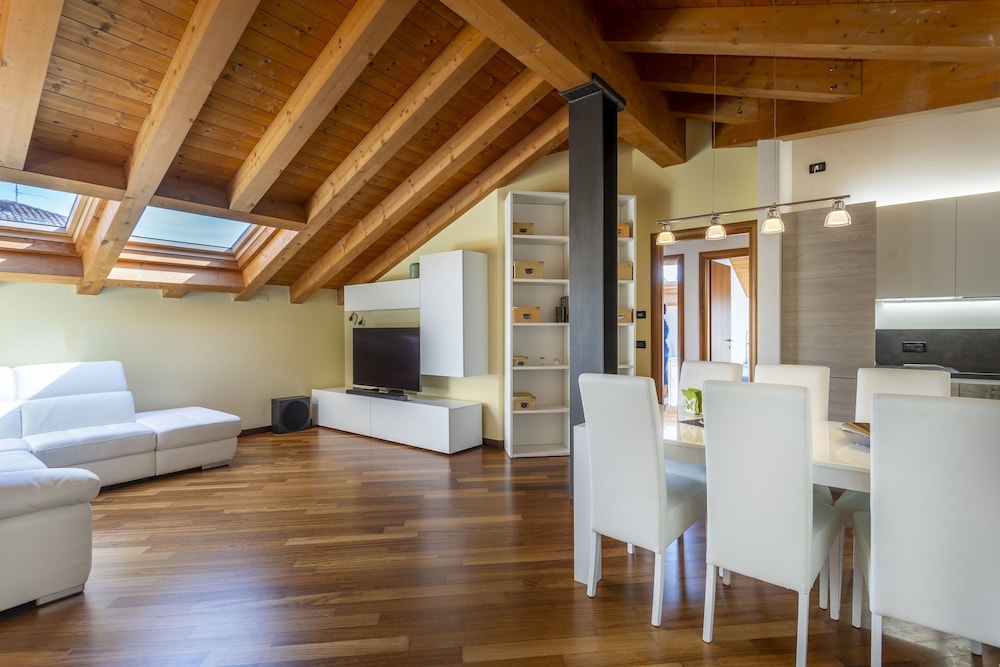 New Deal - APT with Terrace & Jacuzzi