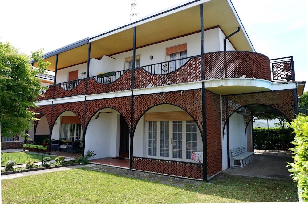 Beautiful Village With Swimming Pool - Tv - Ac by Beahost Rentals