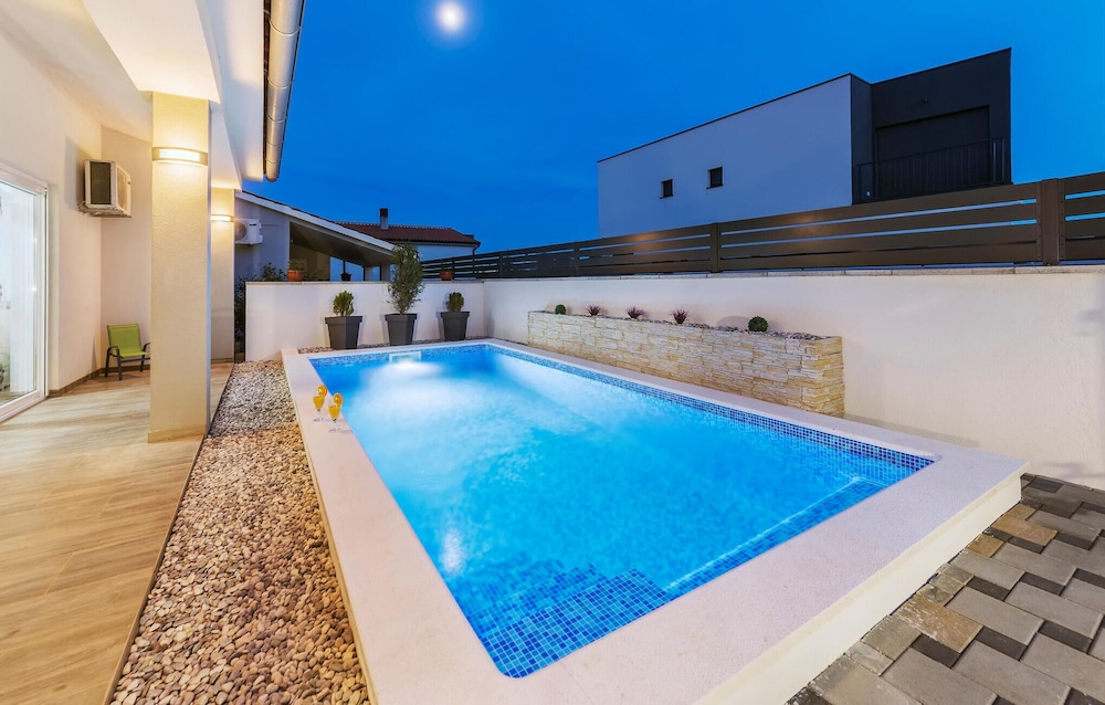 Amazing Home in Skatari With Wifi and 3 Bedrooms