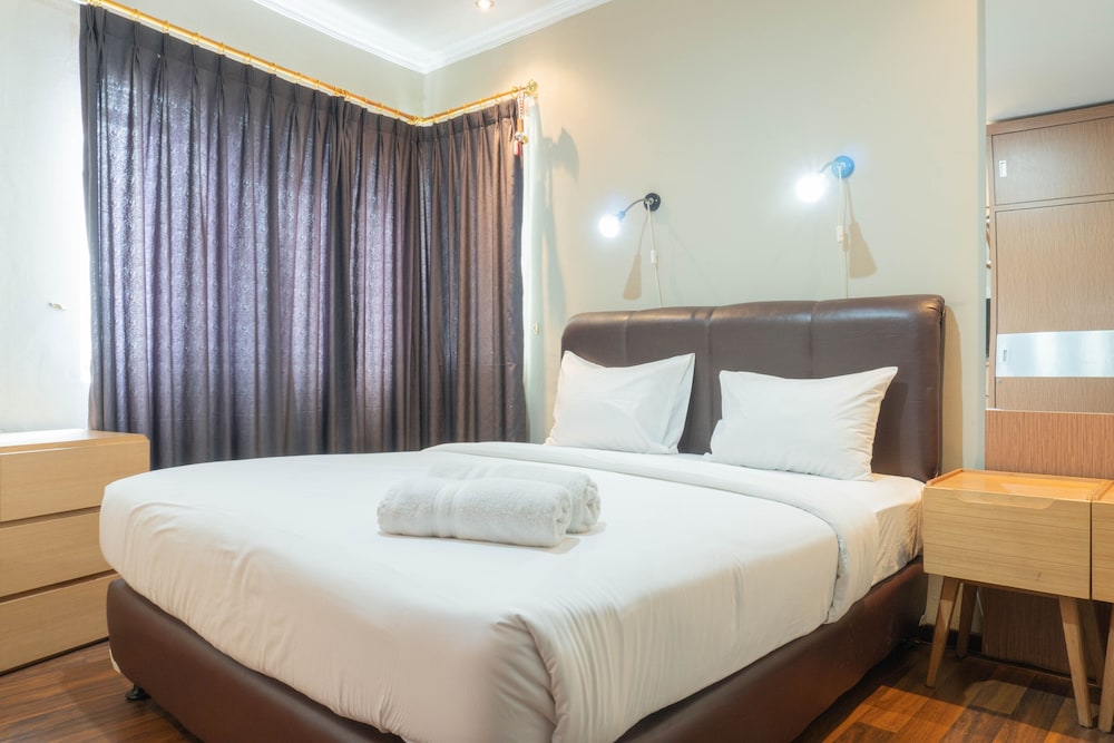 Comfy 1BR at Green Central City Apartment near Glodok