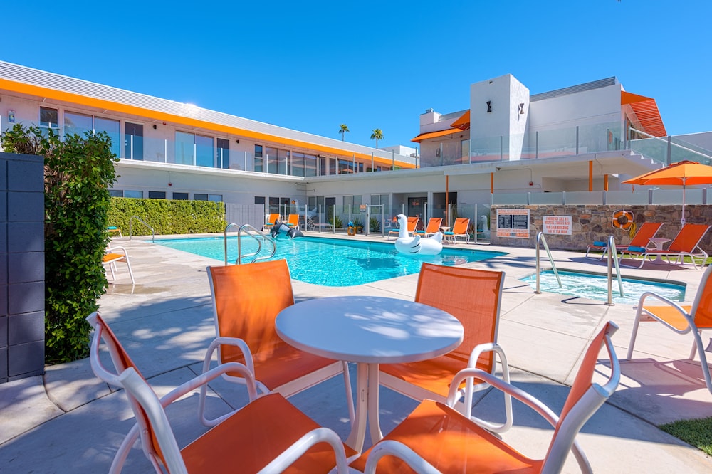 The Twist Palm Springs
