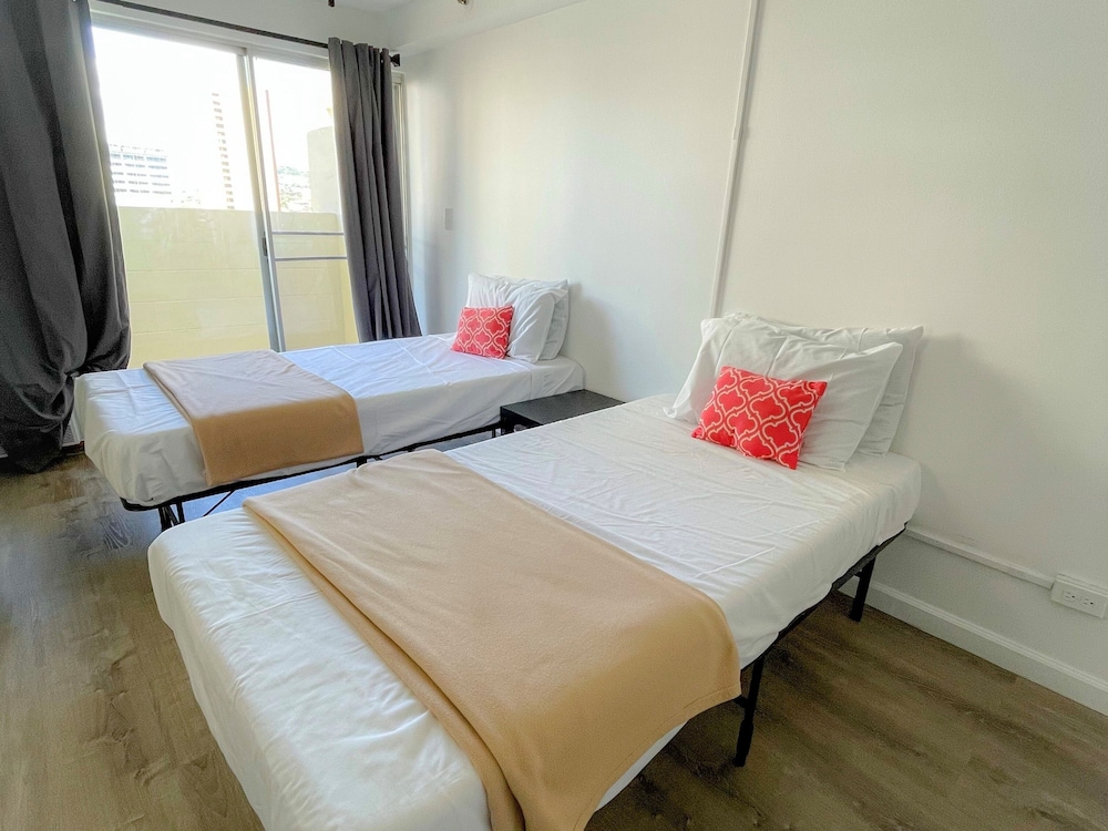 Kuhio Village 904a Condo by Redawning