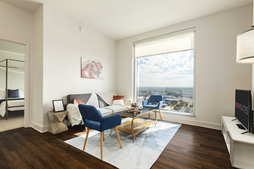 Luxurious High Rise 1BR With Louisville Flair by Cozysuites