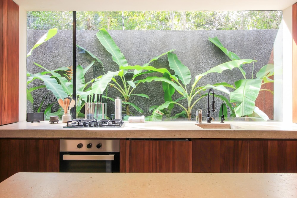 Elegant Boho-style Villa Fabulous Private Rooftop Deck Outstanding Outdoor Pool in Holistika