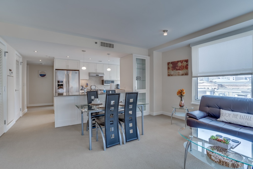 Furnished 2 Bedroom Apartment Near National Museum 2 Apts by Redawning