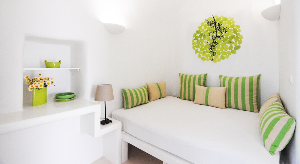 White Grape Suites