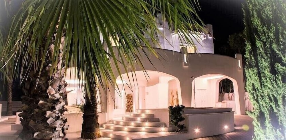 Valentino Luxury Room