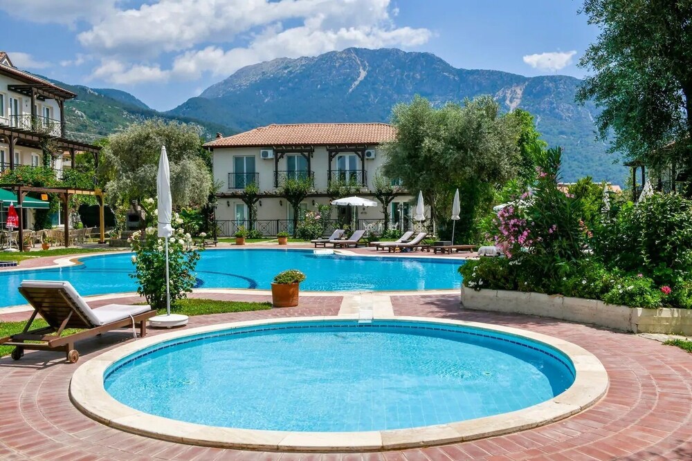 Begonvil Ovacik Villa and Apartments