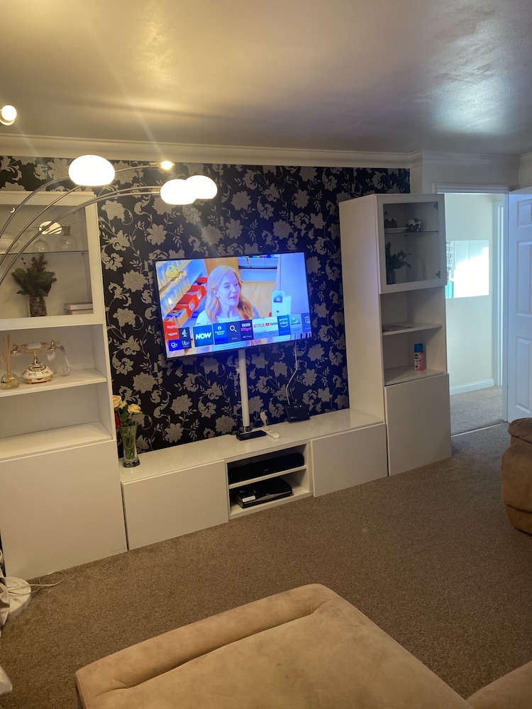 Lovely 2 Bed Flat-apt in East London- Nice Estate