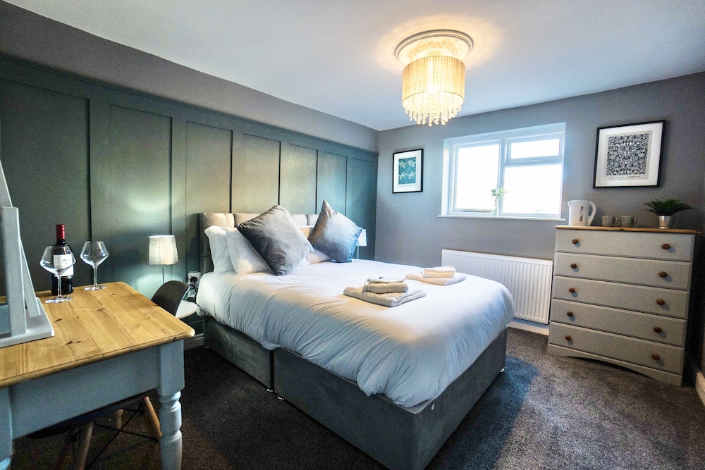 Newly Renovated Apartment in Scarborough