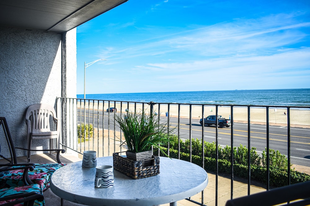 Captain's Cove 205 - Vitamin Sea