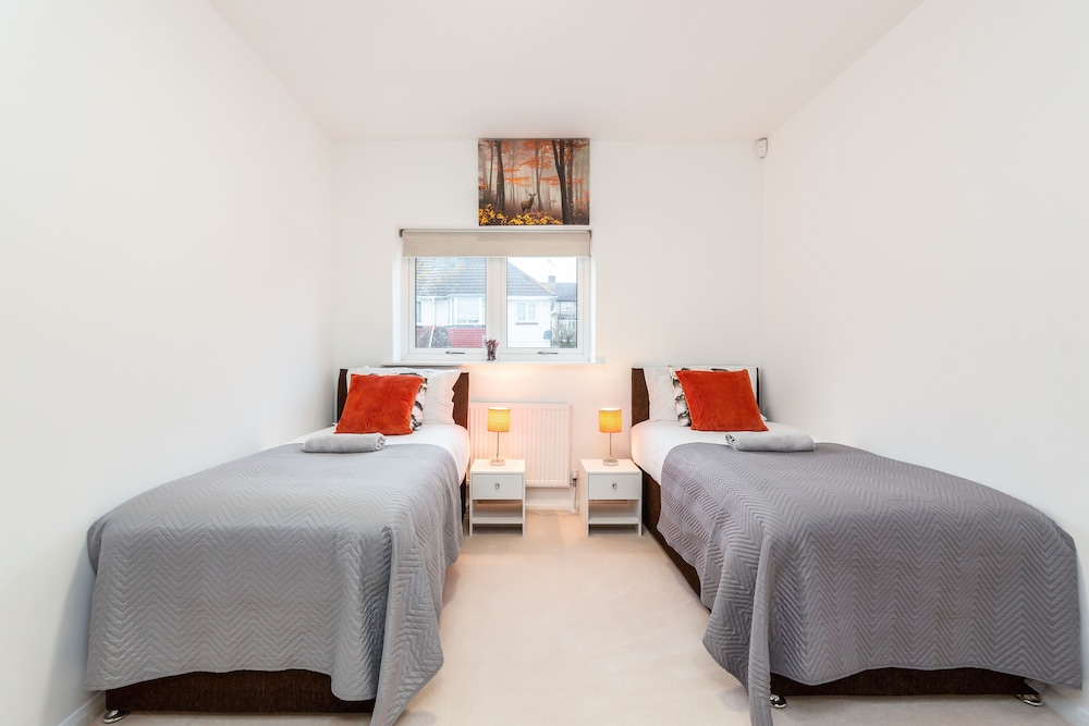 Lovely 2-bed Apartment in Dartford