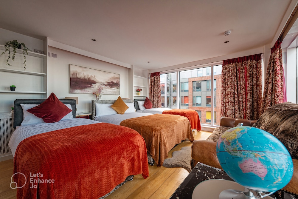 5 Bedroom 3 Bathroom Penthouse Apartment