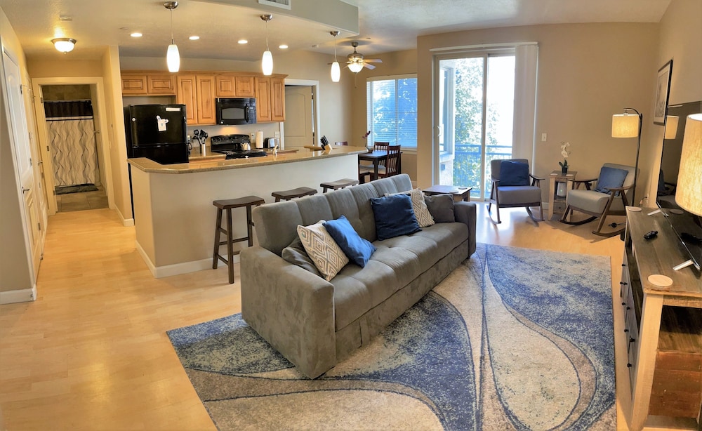 Bridges B-212 Condo 1 Bedroom Condo by RedAwning