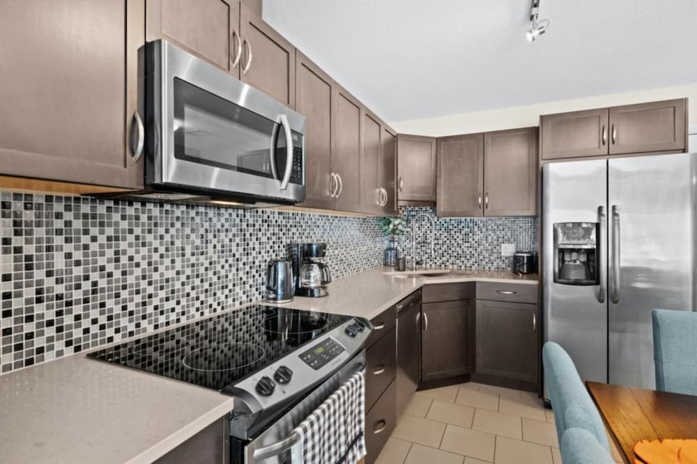 Modern Calgary Apartments - Calgary 1320 1St SE 1503 P4 2Bd 2bath
