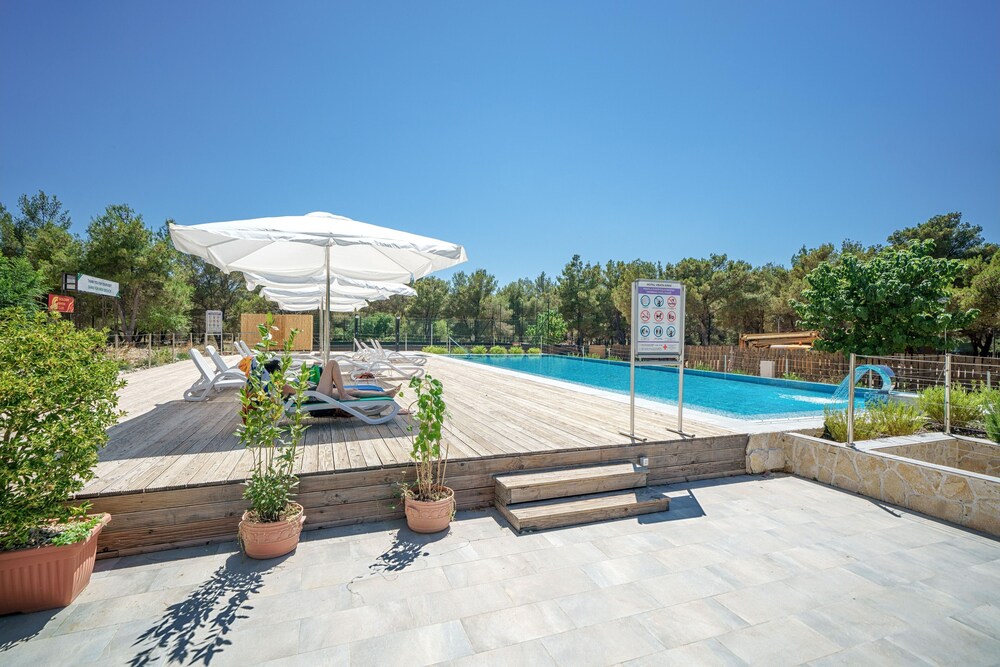 Exclusive Pool View Room With Breakfast Included