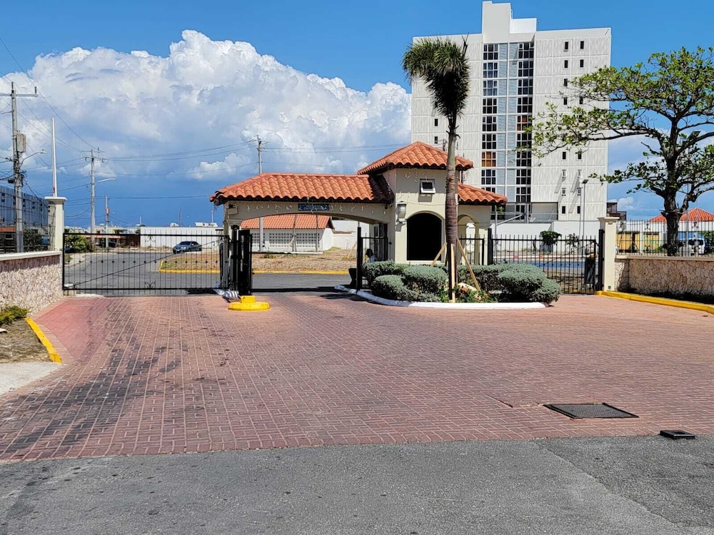 Bayfront Villas and Apt