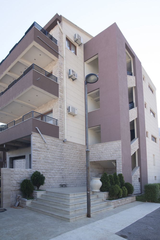 Helena Apartments
