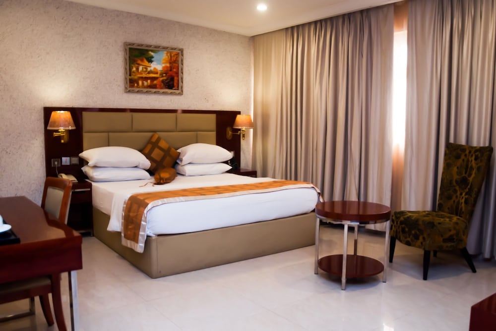 D Palms Airport Hotel