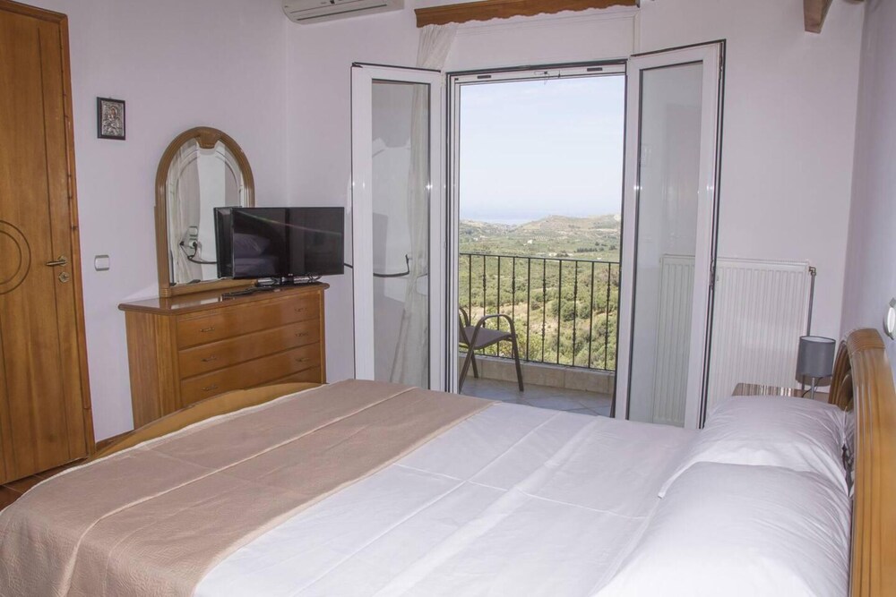 Spacious, Modern Villa in Asomatos, Crete, Greece