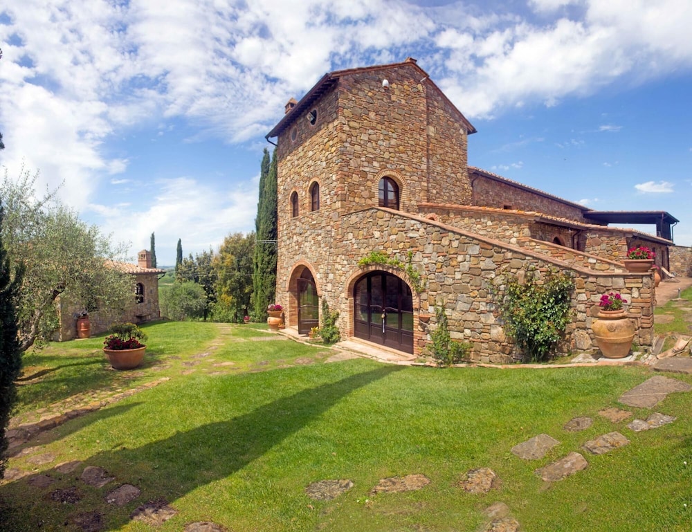 Historic Stone House Casanova