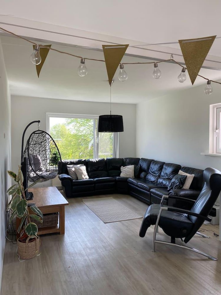 Charming 2-bed Apartment inc Balcony in Maastricht