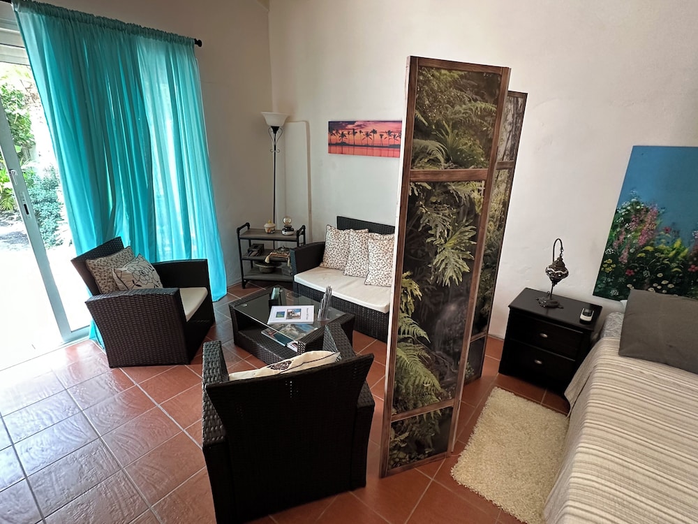 Charming 1-bed Studio in Simpson Bay - Beacon Hill