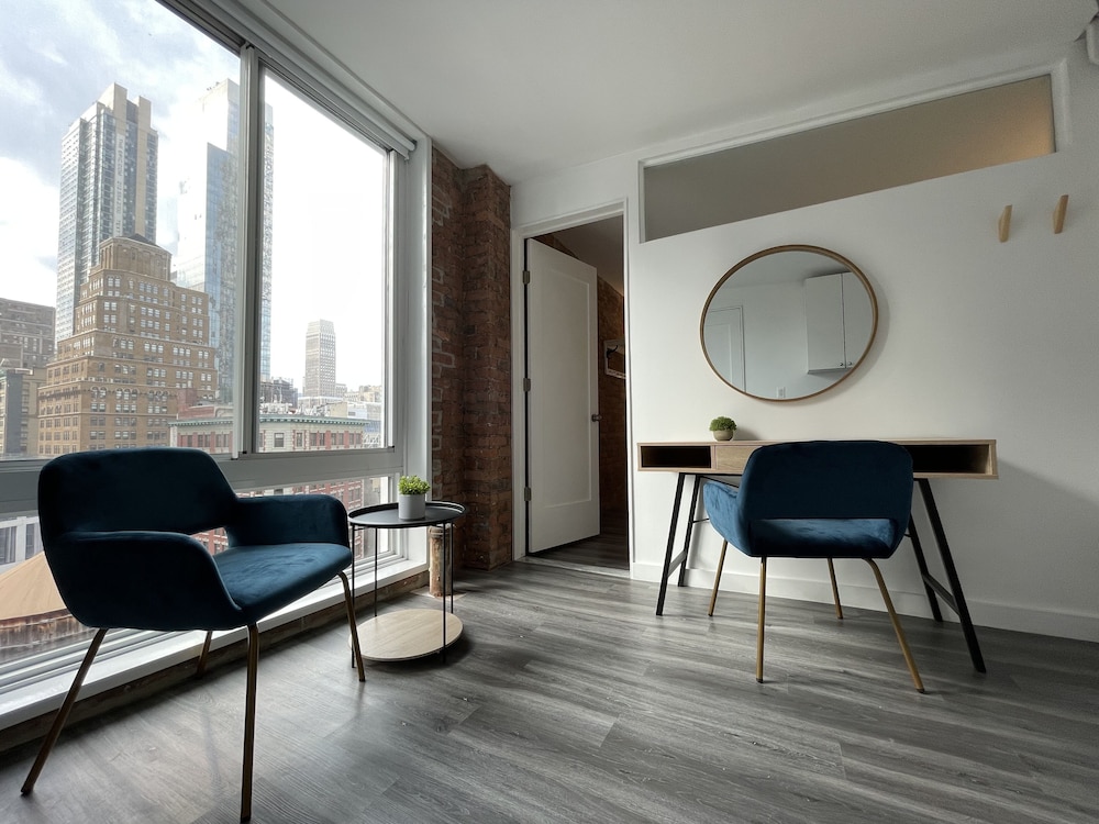 Hotel and the City-Midtown