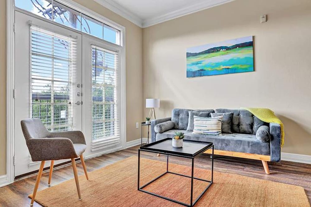 FRONTDESK Calais Midtown Apts Houston