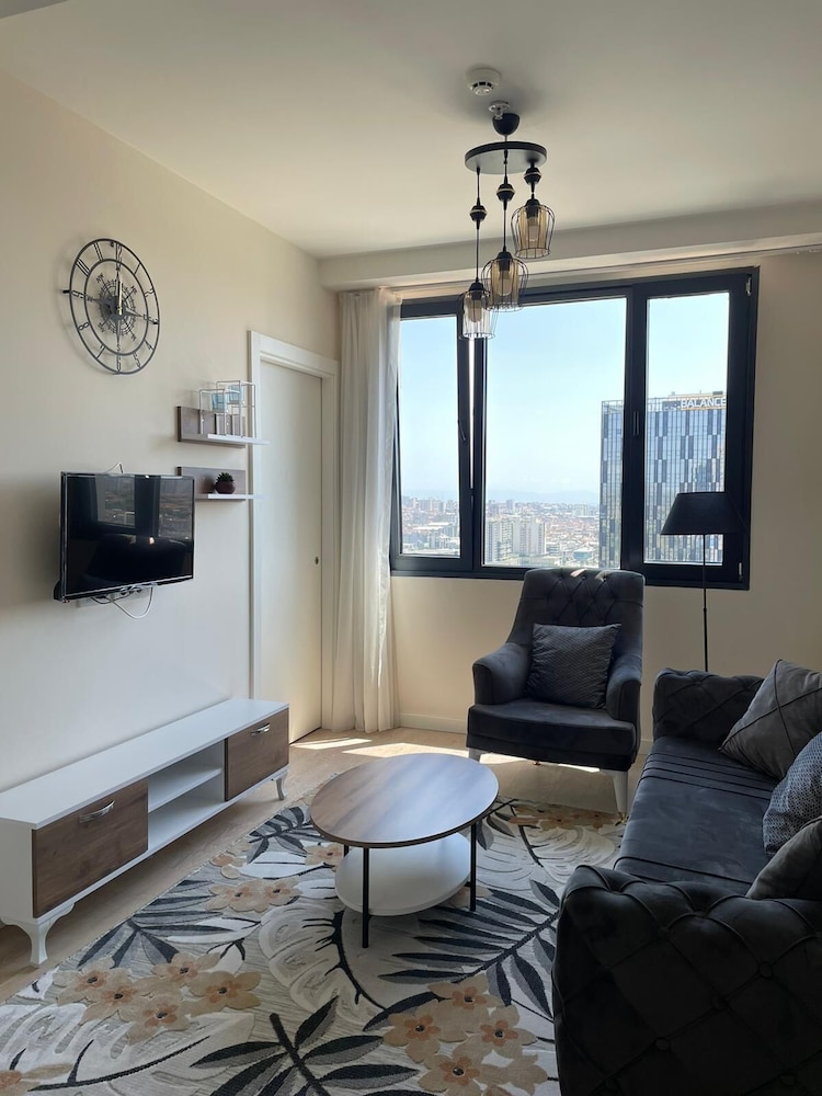 1 Bedroom Apartment High Floor City View