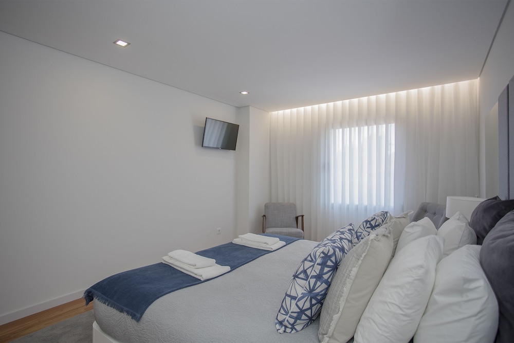 Liiiving -Luxury River View Apartment VI