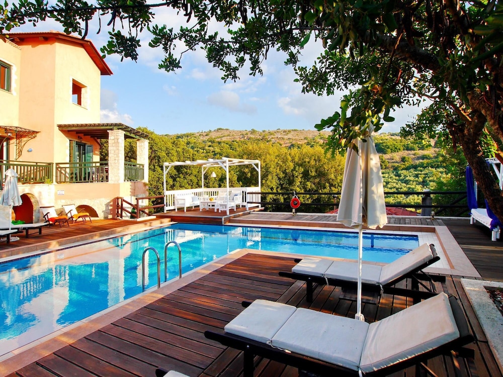 Villa Amvrosia in Armeni