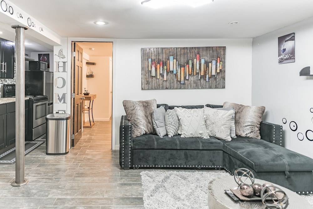 Cozy Modern 1br Apartment - Just 10 Mins From Jfk Airport 1 Bedroom Apts by Redawning