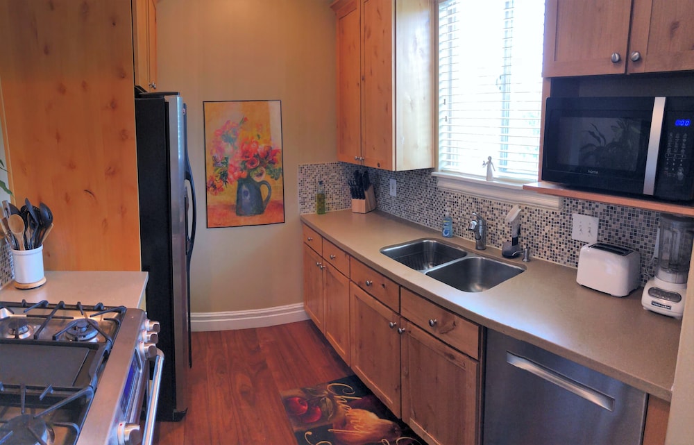 Townhouse #1 2 Bedroom Townhouse by RedAwning