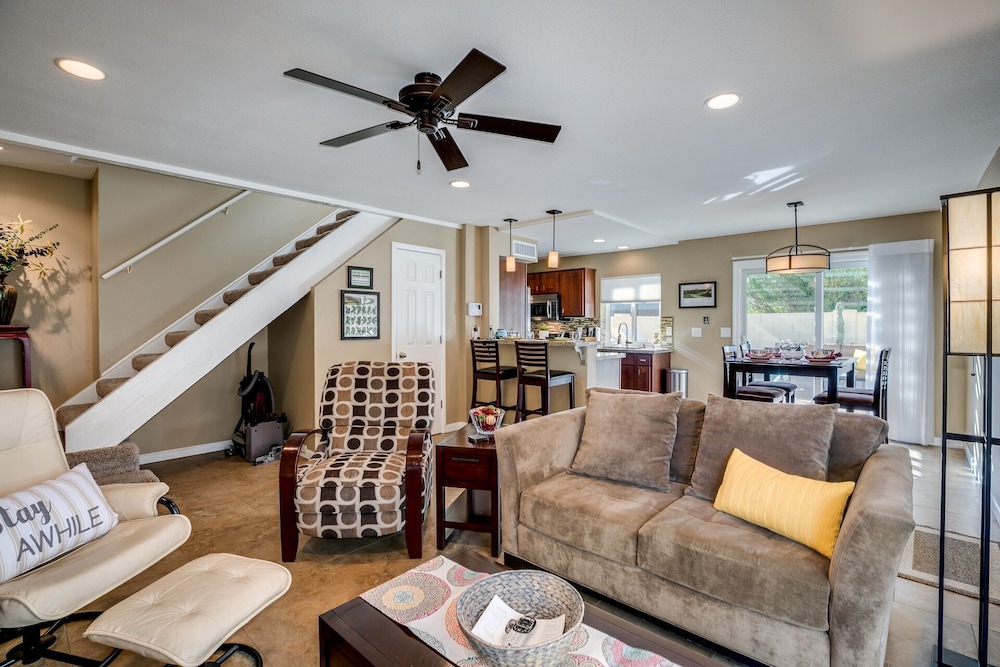 Golf Community Townhouse With Amenities Galore! 2 Bedroom Condo by Redawning