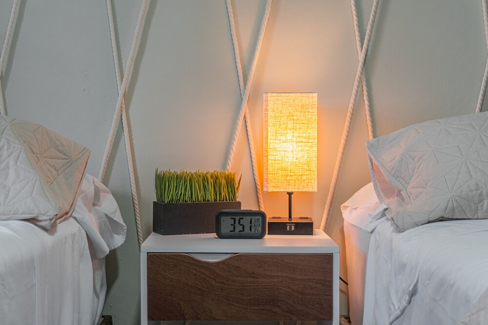 Pako Stays - Luxurious & Spacious 2 Bedroom Suites