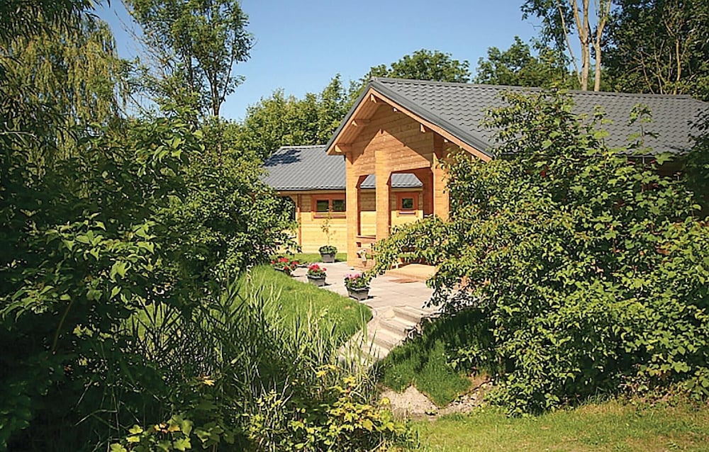 Nice Home in Zoutkamp With 2 Bedrooms and Wifi