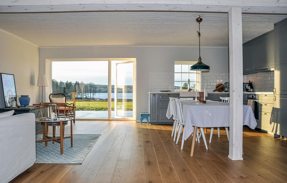 Nice Apartment in Klässbol With 3 Bedrooms and Wifi