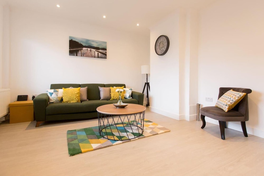 Immaculate 2-bed House in Dartford