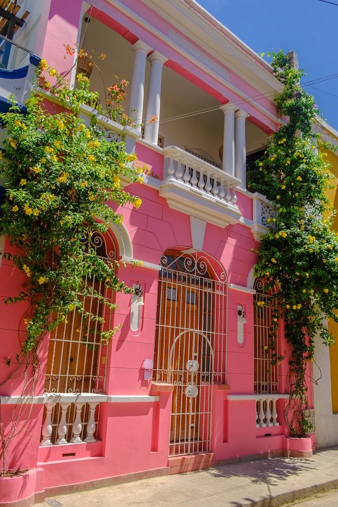 Casa Rosa Hotel