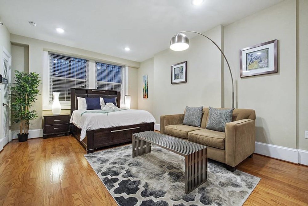 1955 Rittenhouse - Studio